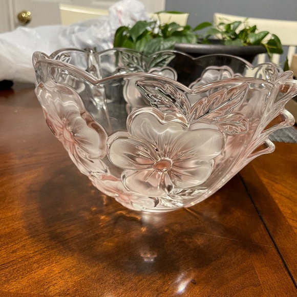 Real Mikasa Crystal Bowl - Picture 3 of 4